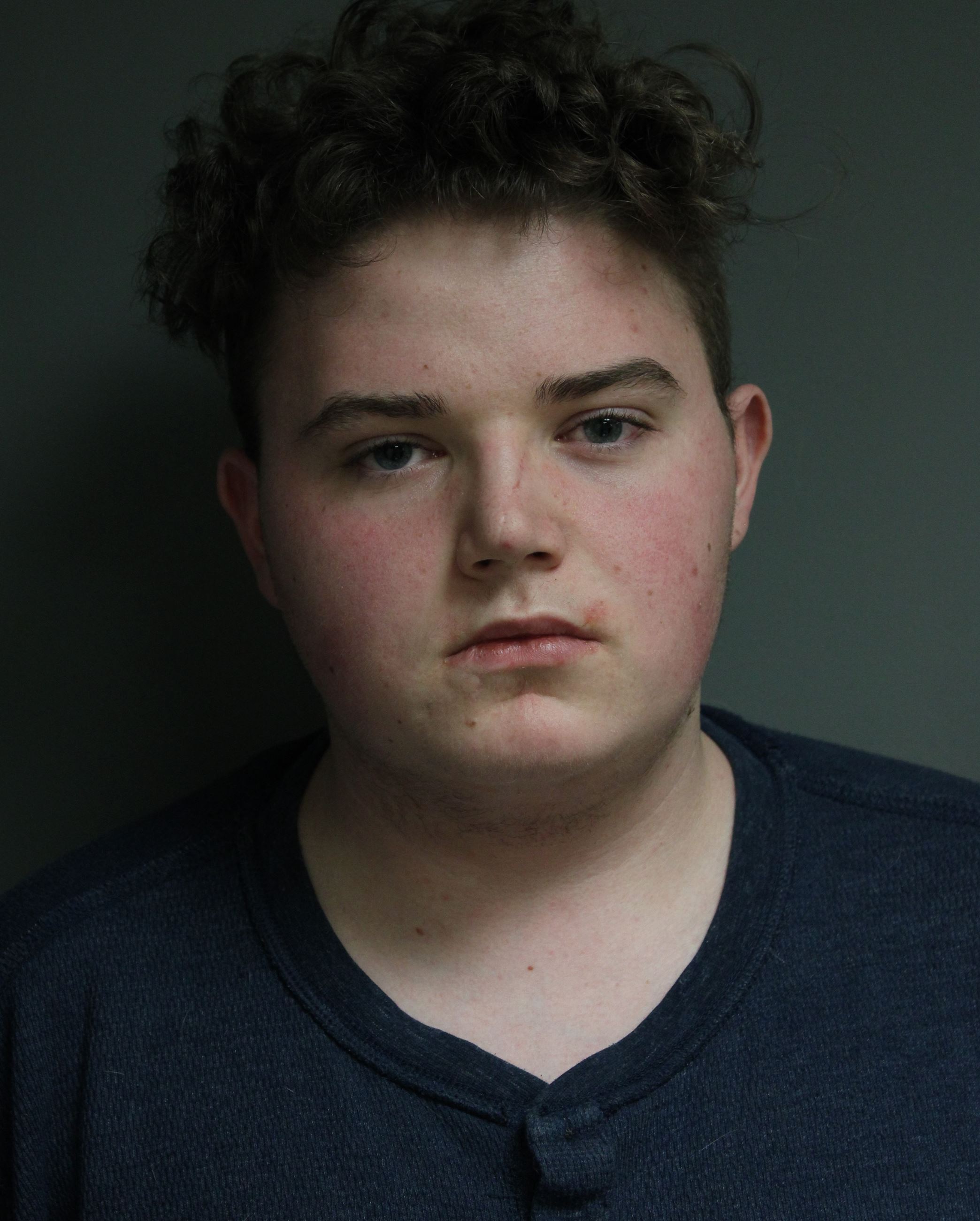 Edwin Bennett - 18 years old male - brown hair - dark blue eyes - white 